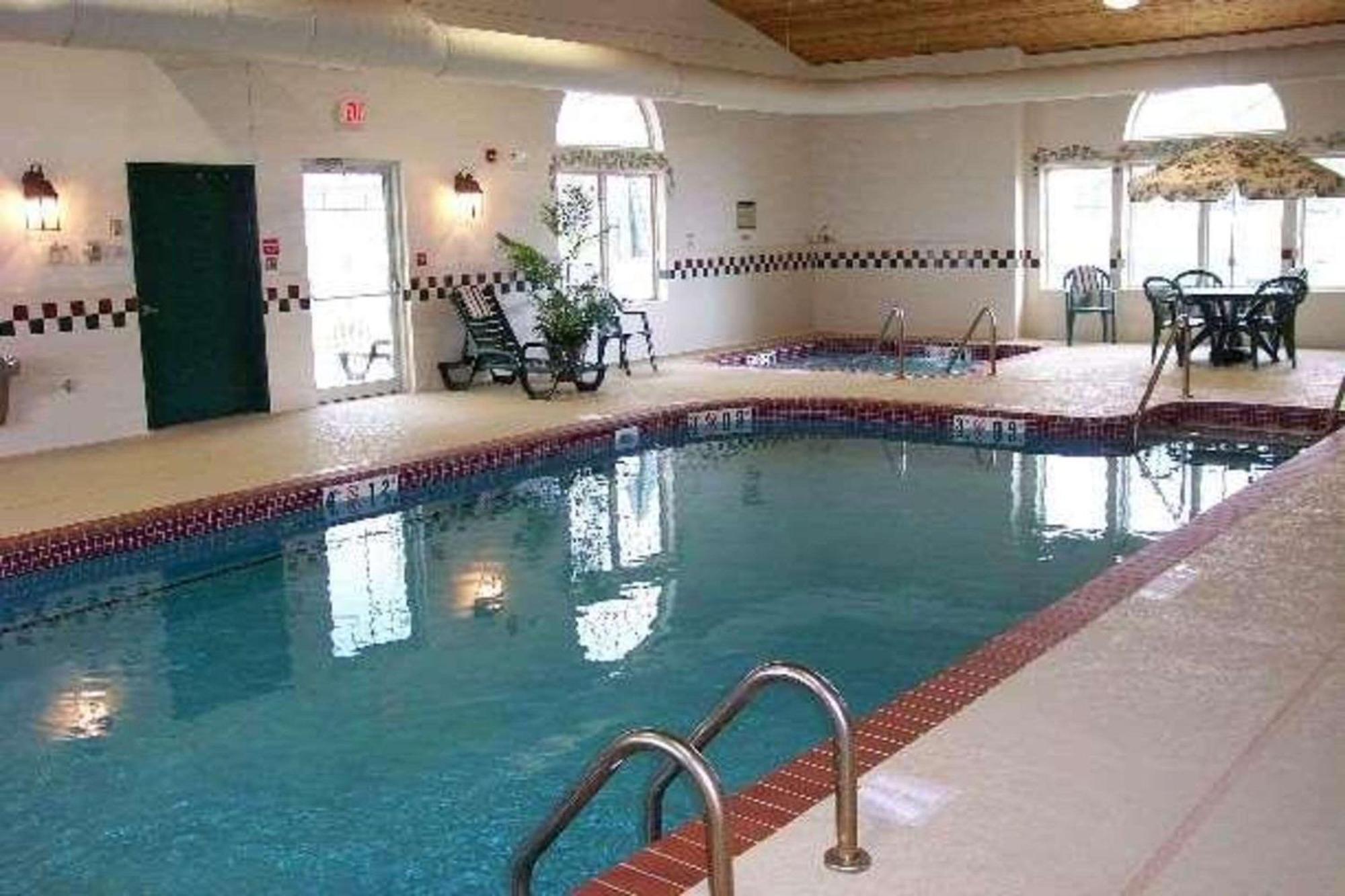 Country Inn & Suites By Radisson, Stockton, Il Eksteriør billede