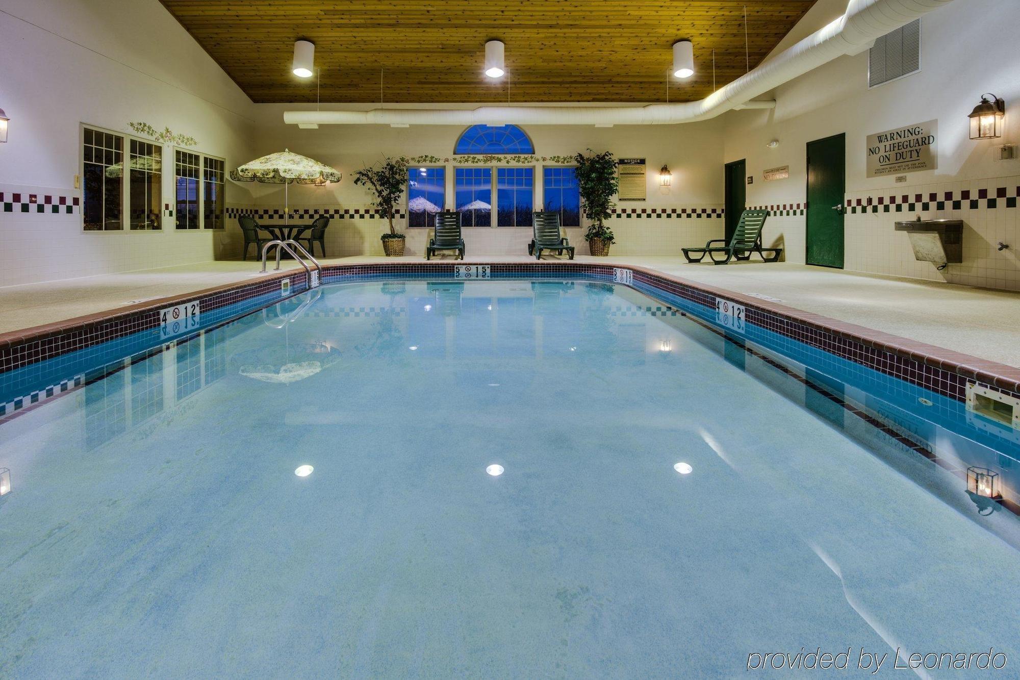 Country Inn & Suites By Radisson, Stockton, Il Eksteriør billede